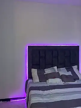 Snapshot of IssabellaLopez chatting on 10/29/25, 02:52 IssabellaLopez online show from 10/29/25, 02:52