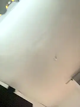 Snapshot of IssabellaLopez chatting on 01/08/26, 01:57 IssabellaLopez online show from 01/08/26, 01:57