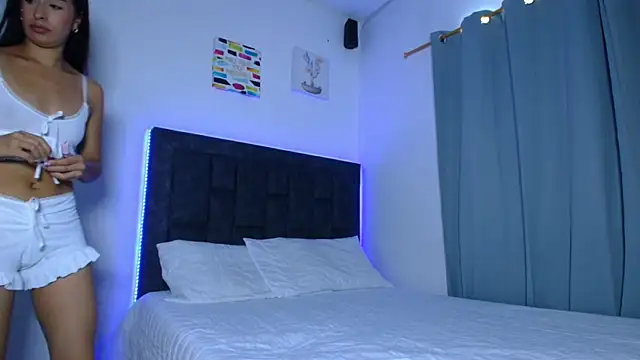 Snapshot of IssabellaLopez chatting on 02/25/26, 04:49 IssabellaLopez online show from 02/25/26, 04:49