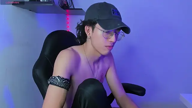 Snapshot of manu_vera chatting on 02/26/25, 02:15 manu vera online show from 02/26/25, 02:15