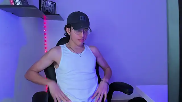 Snapshot of manu_vera chatting on 02/28/25, 07:25 manu vera online show from 02/28/25, 07:25