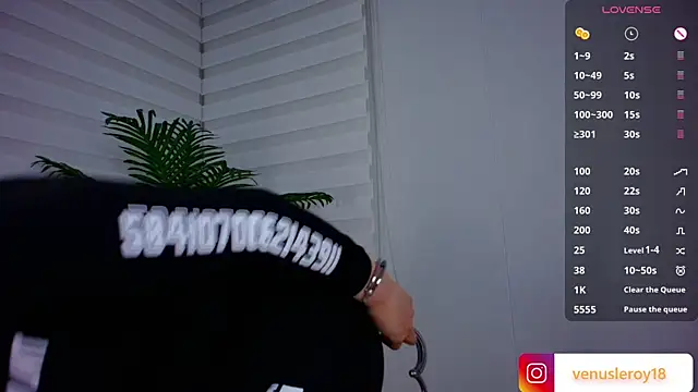 venusleroy  online show from 01/21/25, 03:26
