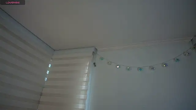 venusleroy  online show from 04/16/26, 10:45