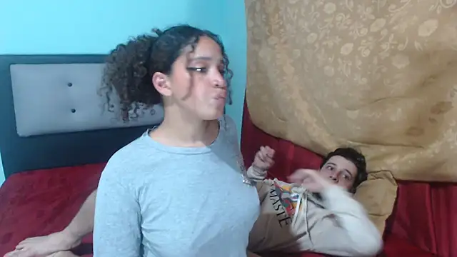 Snapshot of kalipso_n-jones chatting on 02/13/25, 08:24 kalipso n-jones online show from 02/13/25, 08:24