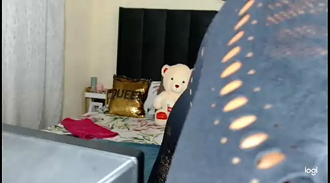 quenliyasa online show from 03/16/25, 04:23