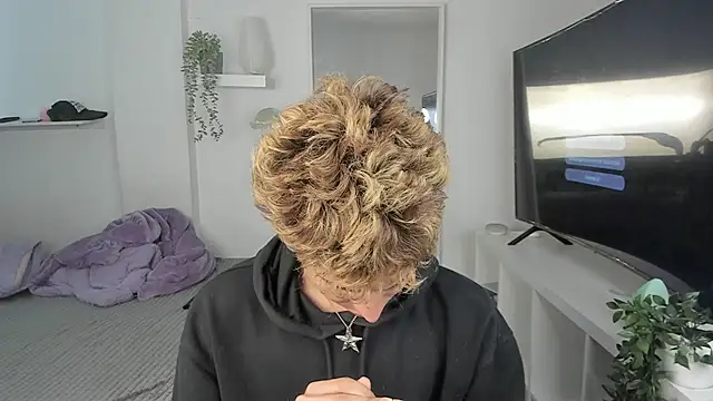 Snapshot of santy-kitty chatting on 11/06/25, 07:48 santy-kitty online show from 11/06/25, 07:48