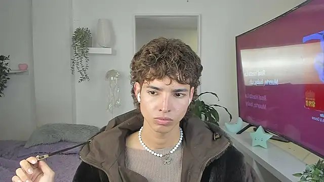 Snapshot of santy-kitty chatting on 11/27/25, 12:46 santy-kitty online show from 11/27/25, 12:46