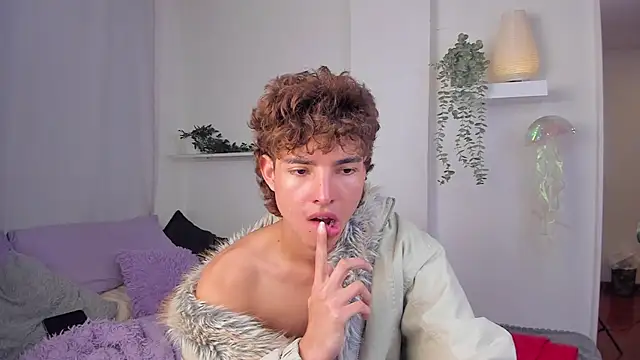 Snapshot of santy-kitty chatting on 01/17/26, 01:10 santy-kitty online show from 01/17/26, 01:10