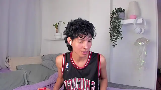 Snapshot of santy-kitty chatting on 02/03/26, 02:53 santy-kitty online show from 02/03/26, 02:53