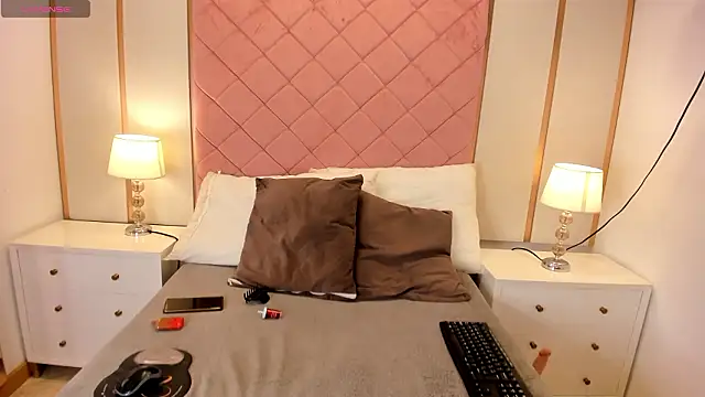 Issabella Roa online show from 03/02/26, 04:36