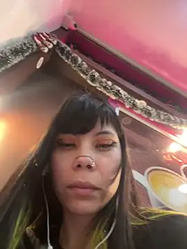 Snapshot of EemaHaruki chatting on 12/27/24, 11:42 EemaHaruki online show from 12/27/24, 11:42