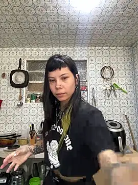 Snapshot of EemaHaruki chatting on 02/04/25, 05:01 EemaHaruki online show from 02/04/25, 05:01