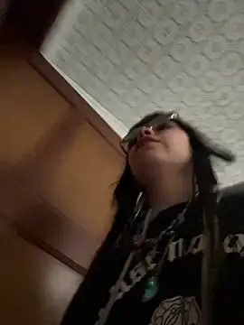 Snapshot of EemaHaruki chatting on 10/23/25, 06:17 EemaHaruki online show from 10/23/25, 06:17