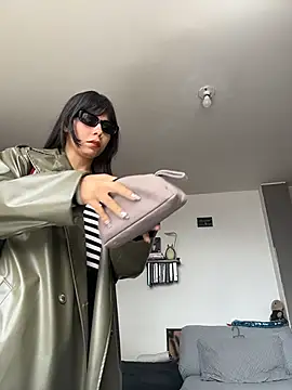 Snapshot of EemaHaruki chatting on 10/30/25, 06:19 EemaHaruki online show from 10/30/25, 06:19