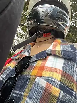 Snapshot of EemaHaruki chatting on 11/12/25, 06:30 EemaHaruki online show from 11/12/25, 06:30