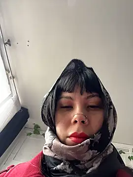 Snapshot of EemaHaruki chatting on 11/19/25, 04:51 EemaHaruki online show from 11/19/25, 04:51