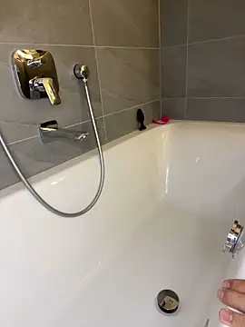 Snapshot of Sissy-Bee chatting on 01/17/25, 07:27 Sissy-Bee online show from 01/17/25, 07:27