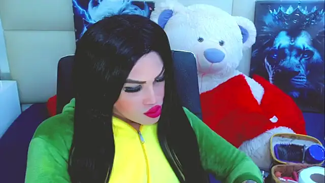 Snapshot of NathaliaCross chatting on 09/18/25, 12:12 NathaliaCross online show from 09/18/25, 12:12