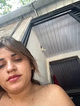 perlita05 online show from 10/02/25, 11:56