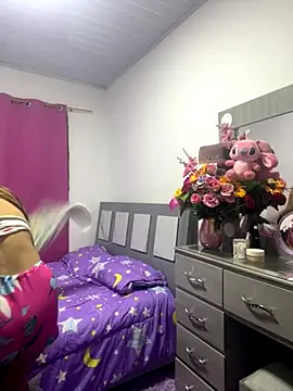 perlita05 online show from 11/22/25, 03:27