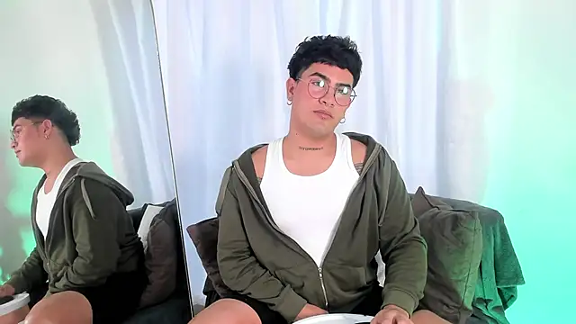 MatheoVelez online show from 12/09/24, 02:49