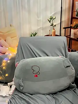 Snapshot of -Zelda- chatting on 12/20/25, 10:06 -Zelda- online show from 12/20/25, 10:06