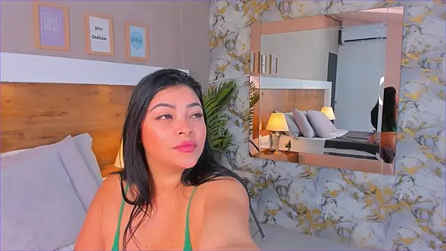 EmaBakker online show from 11/29/25, 12:41