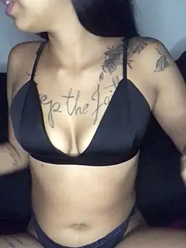 Lauana28 online show from 02/06/25, 11:26