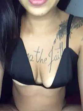 Lauana28 online show from 02/07/25, 03:34