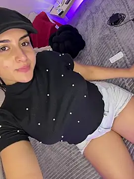 Snapshot of anniemorgan01 chatting on 10/07/25, 03:36 anniemorgan01 online show from 10/07/25, 03:36