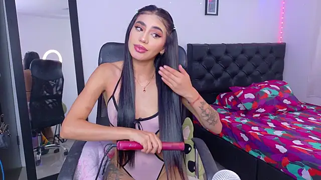 Snapshot of JulietaCheerr chatting on 11/12/25, 01:55 JulietaCheerr online show from 11/12/25, 01:55