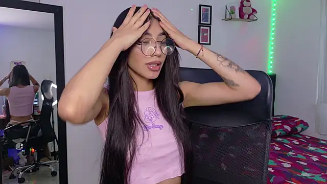 Snapshot of JulietaCheerr chatting on 02/04/26, 01:17 JulietaCheerr online show from 02/04/26, 01:17