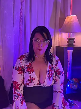 Snapshot of Venus_R0se chatting on 05/16/26, 05:15 Venus R0se online show from 05/16/26, 05:15