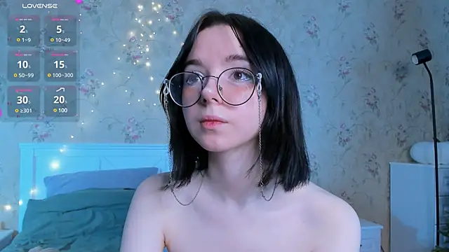 Snapshot of Nora_Failure chatting on 01/06/25, 08:03 Nora Failure online show from 01/06/25, 08:03