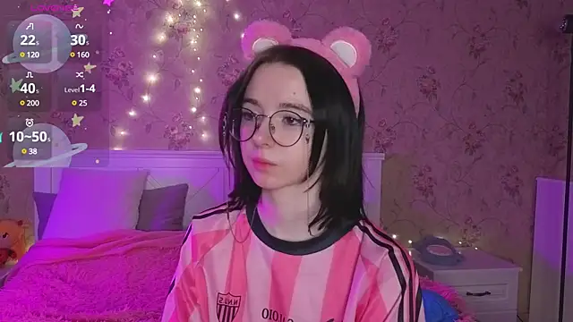 Snapshot of Nora_Failure chatting on 01/28/25, 10:02 Nora Failure online show from 01/28/25, 10:02