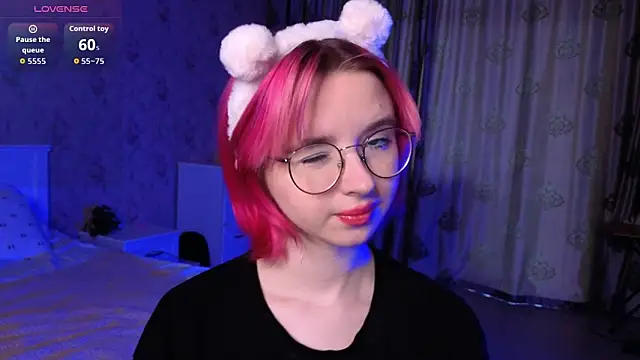 Snapshot of Nora_Failure chatting on 09/21/25, 03:08 Nora Failure online show from 09/21/25, 03:08