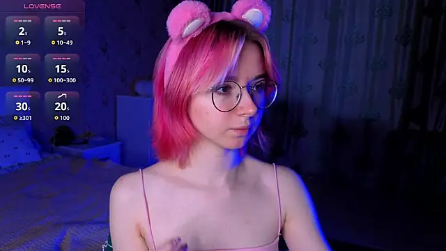 Snapshot of Nora_Failure chatting on 10/14/25, 08:59 Nora Failure online show from 10/14/25, 08:59