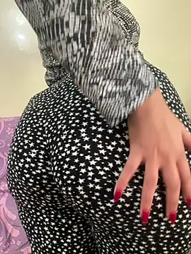 Layla-daloua online show from 03/26/26, 05:07
