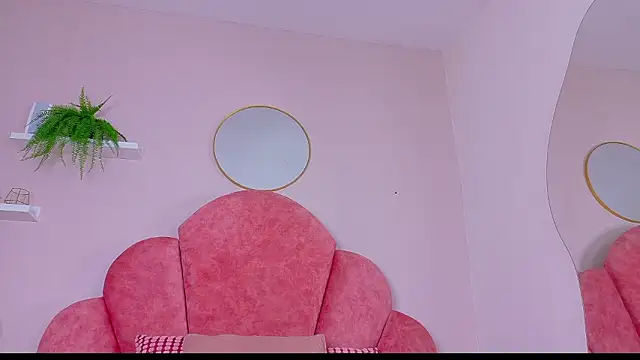 ParisFox  online show from 02/24/26, 07:45