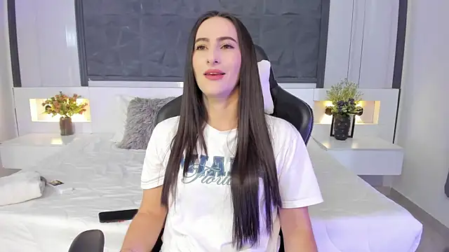 SaraGomez1 online show from 11/01/25, 12:40