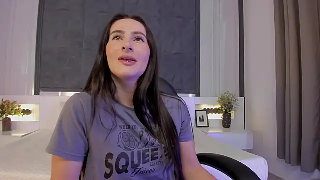 SaraGomez1 online show from 02/22/26, 01:20