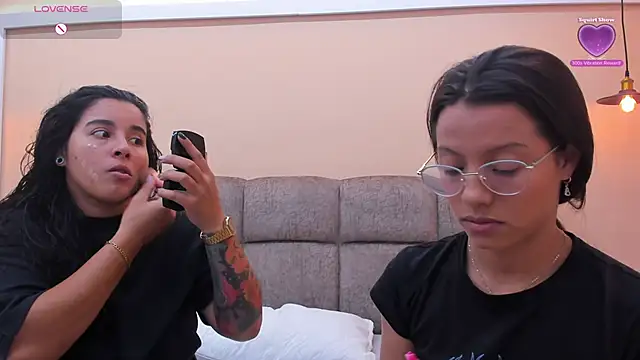 Dilan y Mia online show from 12/23/24, 01:56