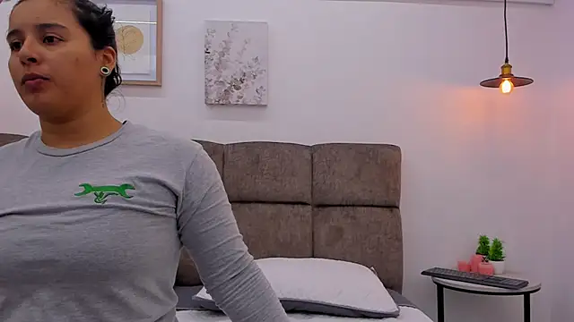 Dilan y Mia online show from 01/22/25, 12:38