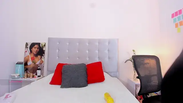 NiaBlanco online show from 01/12/26, 06:24