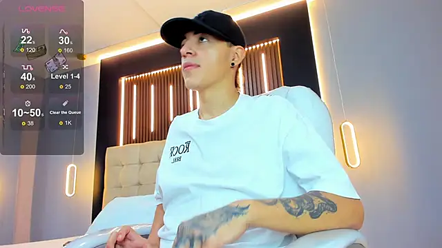 Lobo 17  online show from 03/24/26, 03:44