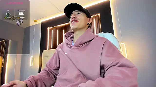 Lobo 17  online show from 04/08/26, 03:39