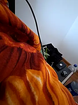 KarlosCarutox online show from 10/05/25, 09:07