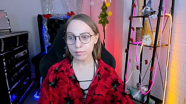 Snapshot of AphexQueen chatting on 12/15/24, 03:09 AphexQueen online show from 12/15/24, 03:09