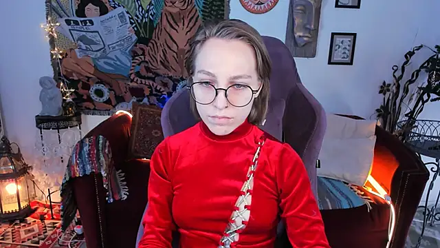 Snapshot of AphexQueen chatting on 12/26/24, 03:20 AphexQueen online show from 12/26/24, 03:20