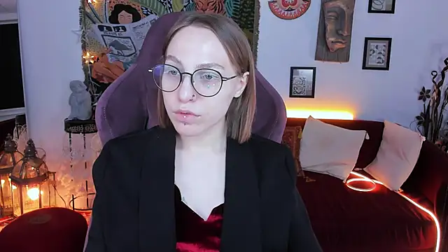 Snapshot of AphexQueen chatting on 01/23/25, 01:13 AphexQueen online show from 01/23/25, 01:13